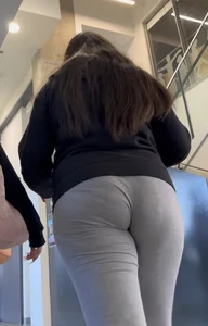 Slightly Chubby White Girl Jiggling In Grey Sweatpants