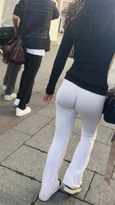 Lovely assgrab - guess these girlfriends have a lot of fun