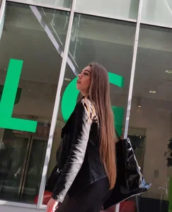 See thru leggings showing her underwear