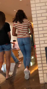 Tight round close up at the food court