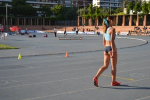 Candid track girls and runners