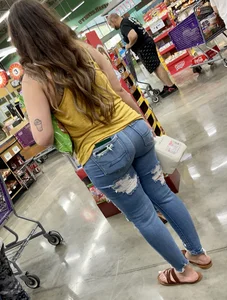 Chunky girls with big asses in tight blue jeans