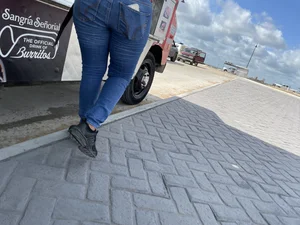Again this thick milf at job site