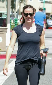 Smiling Girl in Tight Pants Street Cameltoe Candid Photo