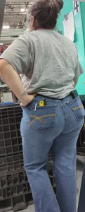 BBW chubby nerdy latina milf ass in denim jeans