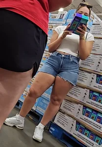 Babe in jean shorts @ Costco