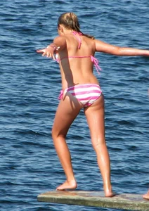 Bikini girls