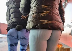 Two in one blue scrunched leggings ass caught second time OC