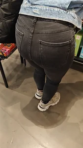 My friend’s ass - Part 7 (OC)