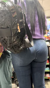 Big tight cheeks latina (OC)