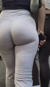 Pawg Blonde in Grey Leggings(Not OC)
