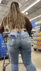 PERFECT Jeans ass on Milf (Mega Thread)