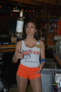 Candid sexy Hooters girls in their uniforms