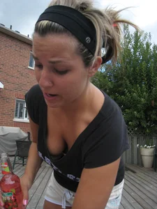 Cute blondie waiter's downblouse