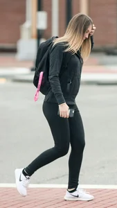 Sexy college babe walking in leggings with a nice ass