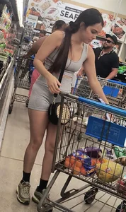 Latina milf with a juicy booty