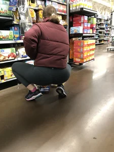 Squatting Teen Green Lulu VTL