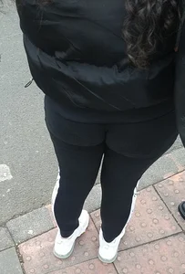Leggings up her cheeks