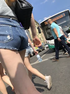 Group of Candid Girls in Mini Shorts With Amazing Legs Crossing a Street Creepshots Gallery