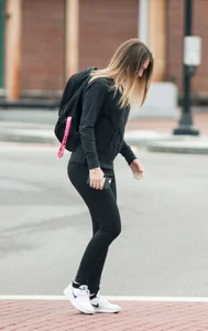 Sexy college babe walking in leggings with a nice ass
