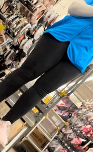 Thick latina worker in black jeans