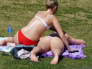 HOT! Teens in Bikinis (non-oc)