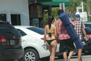 Another gallery of sexy Deerfield Beach girls in bikinis