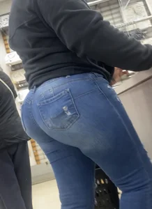 Big Chubby Booty in Tight Blue Jeans Closeup Creepshots Gallery