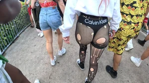 Very jiggly raver girl
