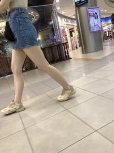 Sexy Candid Girl in a Denim Skirt And Sneakers With Hot Pale Legs Mall Creepshots Gallery