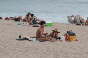 Florida beach and bikini girls