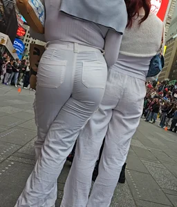 2 Friends, Times Square Ass