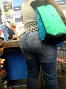Fat ebony ass in tight jeans at Walmart