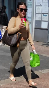 Cameltoe milf in leggings street creepshots gallery