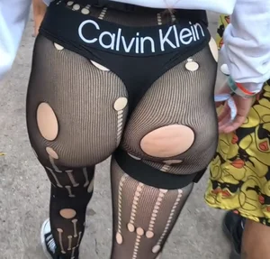Very jiggly raver girl