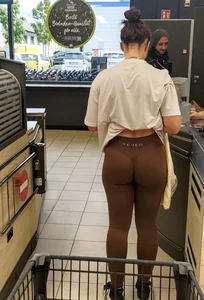 Ass wide open