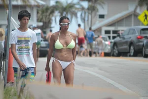 Sexy Florida beach bikini girls