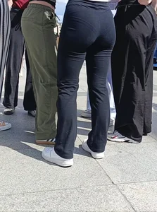 Nice round butt showing panties under legging