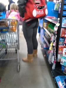 Fit And Muscly Bubble Ass And Legs in Grey Leggings Supermarket Creepshot