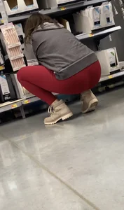 Red Kingdom! Football mom in leggings