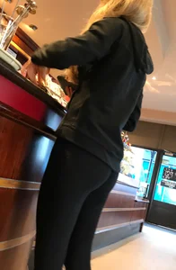Blonde babe with a nice ass getting lunch in leggings and jeans