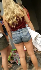 Beautiful blonde wedgie jean shorts