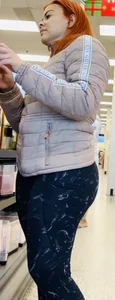 Nice latina cheeks in leggins‼️