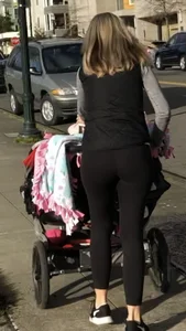 Blonde mom has a fat rump