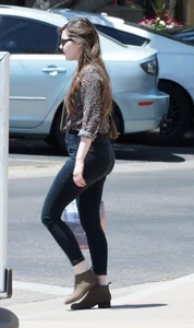 Thick booty brunette with nice ass in tight black jeans