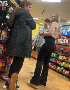 College blonde in leggings