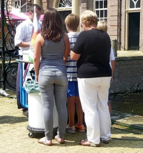 Street milfs in jeans
