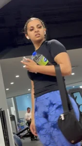 Nice Booty In Blue Gym Leggings