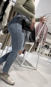 Hot Blonde Pawg In Jeans Shopping