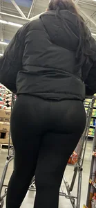 Nice ass w black on black see-thru VPL‼️